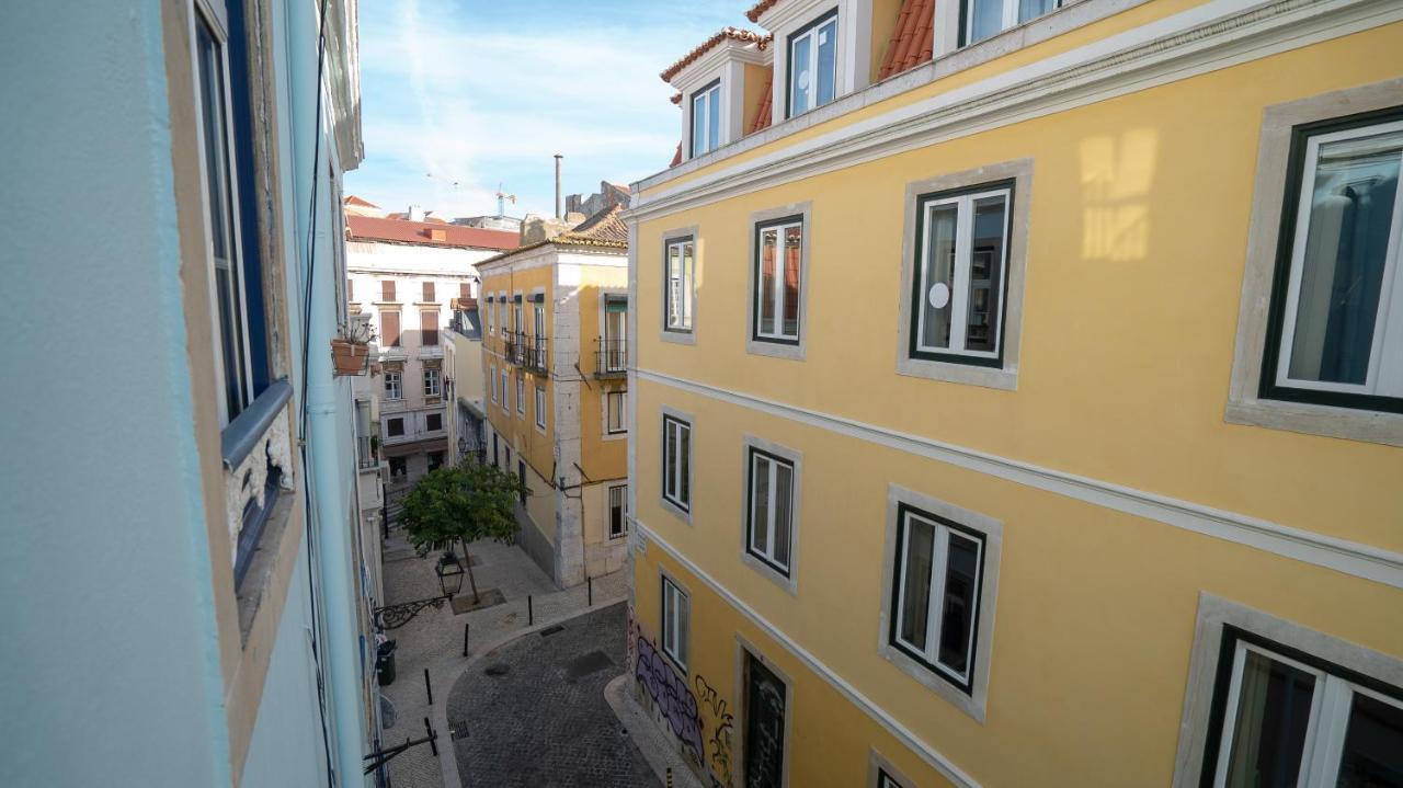 Comfy @ Chiado Apartment Lisbon Bagian luar foto